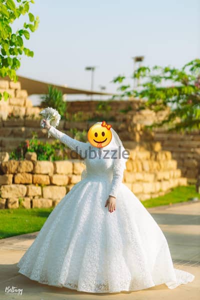 فستان زفاف ابيض للبيع ب مشتملاته