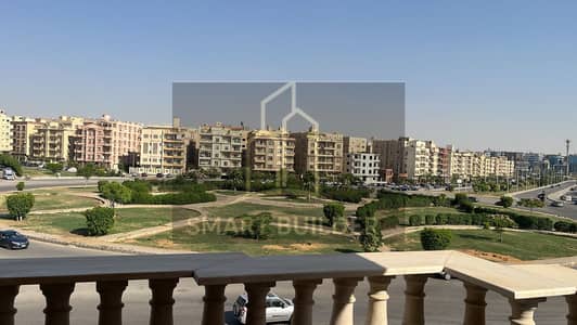 ايجار الياسمين ٥ موقع مميز فيو تحفه ٣ غرف ٢ حمام الدور التاني ويوجد اسانسير 3 نوم وحمامين تشطيب سوبر  لوكس سكنى فقط مساحه 200متر موقع ممتاز