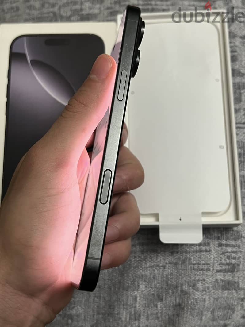 Apple - iPhone 16 Pro Max 4