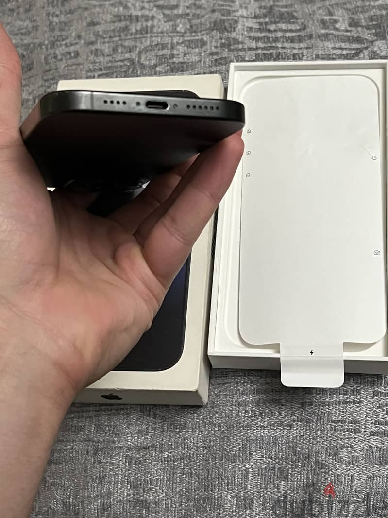 Apple - iPhone 16 Pro Max 5