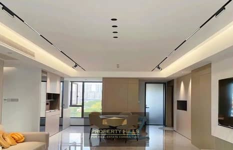 apartment overlooking land scape in most prim location