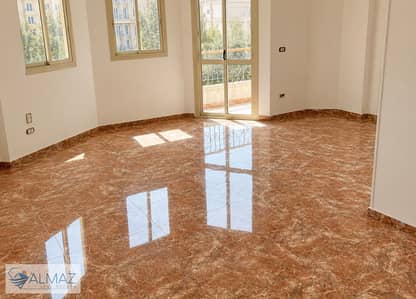 Unfurnished 200 sq m apartment for rent in Al Yasmin 8 Villas, First Settlement, directly overlooking North 90th Street and located near Mustafa Kamel