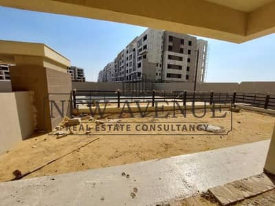 شقة جاهزة للاستلام  في موقع متميز مع حديقة كبيرة في كابيتال جاردن capital gardens
