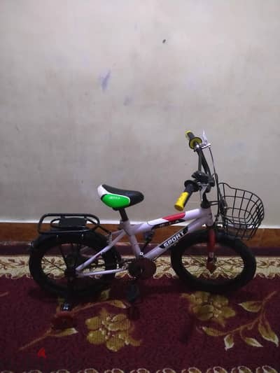 عجلة مقاس١٦ للبيع