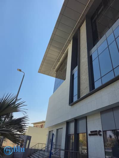 مكتب إداري للإيجار فيU Venues  135 م²  تشطيب كامل  Open Space  جاهز للتشغيل  موقع إداري مميز New Cairo