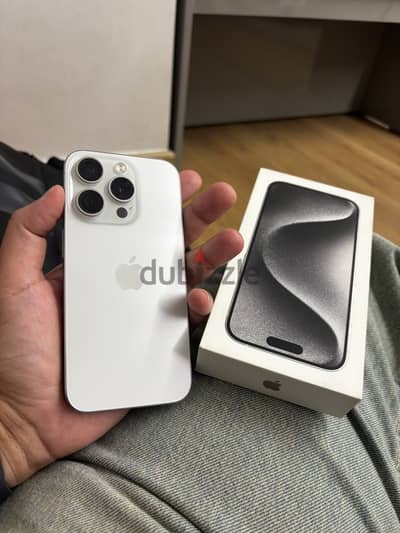 للبيع iPhone 15 Pro سعة 256GB بحالة ممتازة جدًا، كأنه جديد (كسر زيرو)