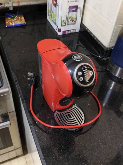 NESCAFÉ Dolce Gusto Mini Me Coffee Machine – Red – Used