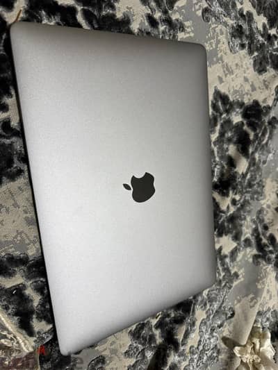 MacBook Air (Retina, 13-inch, 2020). لاب