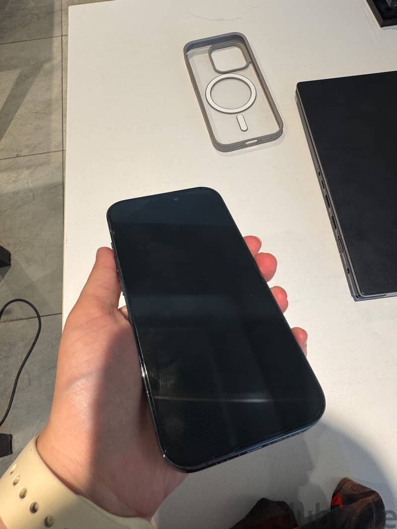 iPhone 14pro Used like new 4