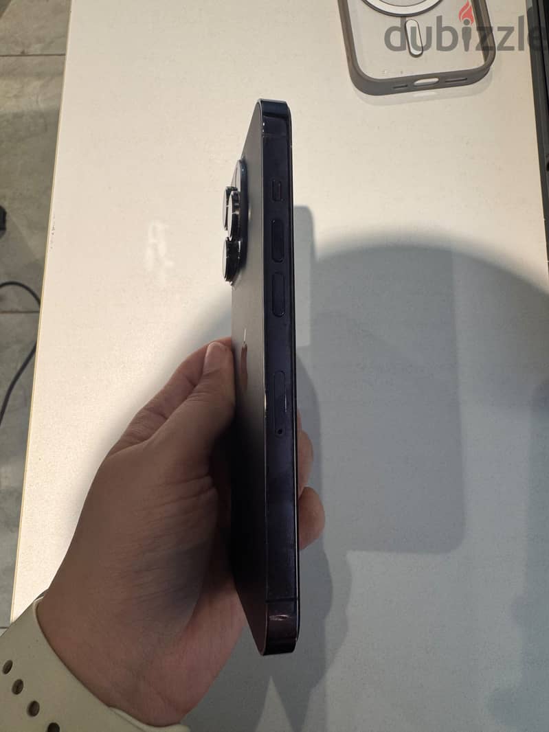 iPhone 14pro Used like new 5
