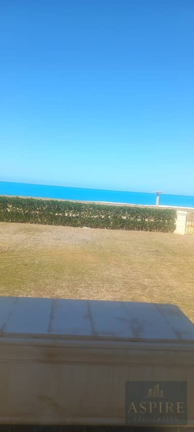 فيلا للبيع صف اول بحر في مارينا 2