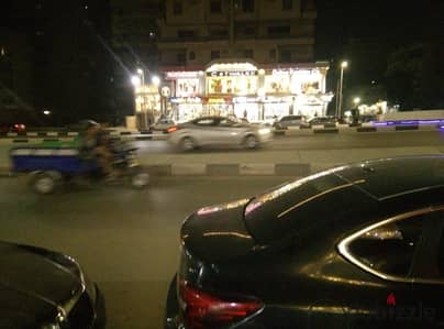محل للايجار بواجهه 20 متر ناصيه شارع رئيسي موقع حيوي يصلح لجميع الانشطه