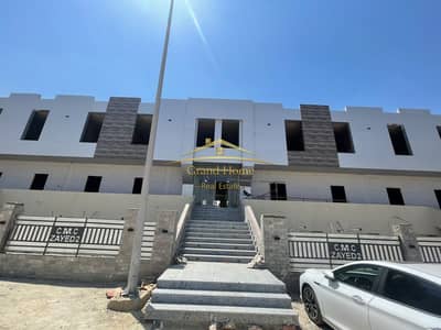 عيادة 32م تشطيب كامل مع تكييفات في قلب الشيخ زايد بجوار شارع المستقبل  بالقرب من مول ذا جيت  واسبانيا بلازا و اركان بلازا و كورت يارد و سيلفر جيت