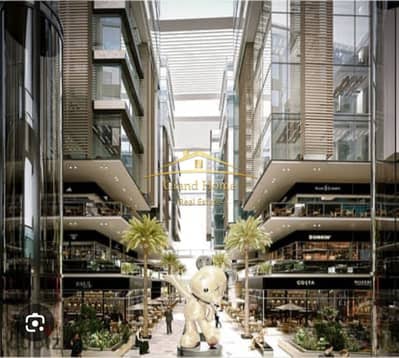 Own a shop with a front-facing view directly on the plaza, amidst the strongest investment traffic, and guarantee your return.