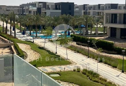 اقل سعر توين فيلا مودرن 280م ريسيل استلام فوري للبيع في لافيستا سيتي La Vista City