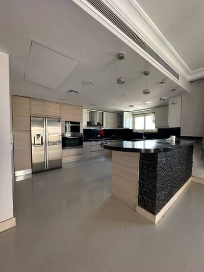بنتهاوس فاخر للايجار في Sodic Katameya Plaza بمساحة 300 متر + Open Roof 100 متر، 4 Bedrooms، Luxurious Finishing، Kitchen مجهز، بسعر 75000 جنيه