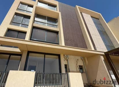 شقة متشطبة بفيو كامل على لاند سكيب فى بى اكس بجانب ذا كراون وسوان ليك PX Palm Hills