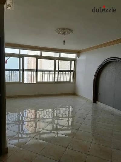 شقة للايجار السكنى 90 م زيزينيا ترى البحر بموقع متميز