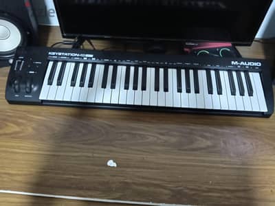 عنوان الإعلان: M-Audio Keystation 49 MK3 كسر زيرو - استخدام 3 شهور فقط