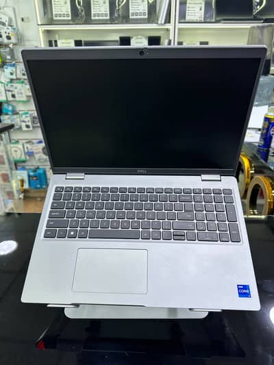 Dell Latitude 5520 i7 11th Gen 8GB 256GB SSD FHD