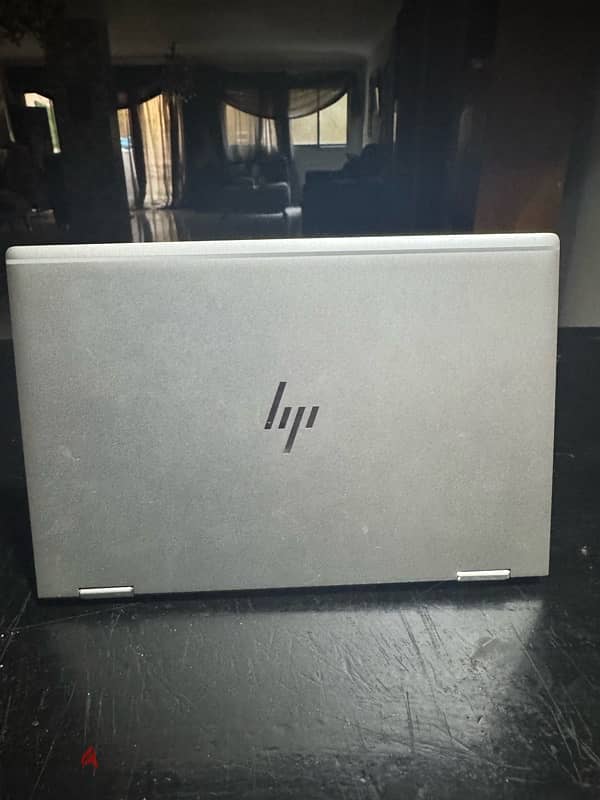 HP ELITEBOOK core i7 1
