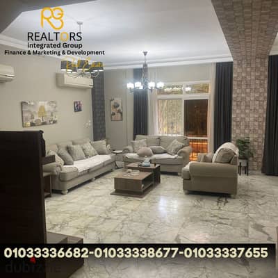 Corner townhouse 300m – for sale – Hadayek El Mohandeseen Compound, 100 Villas area