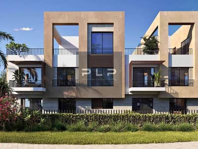 Ready to Move Townhouse Direct Clubhouse View for Sale in District 5 New Cairo
