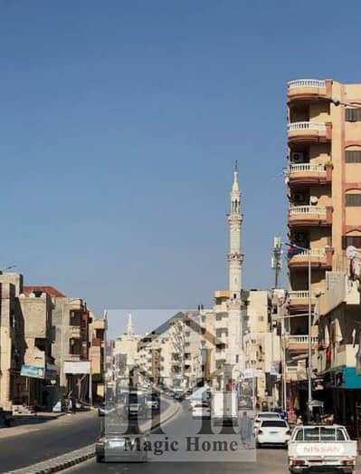 محل 32م نصف تشطيب للبيع بموقع حيوي بين الهرم وفيصل، خطوات من شارع رئيسي شهير! شارع جانبي، مطلوب 400,000 ج وتفاوض بسيط للجادين. عاين الآن!