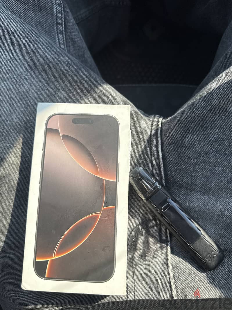 Apple - iPhone 16 pro 2