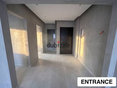Immediate receipt at De Joya 2 for less than the company's price by more than 2 million
