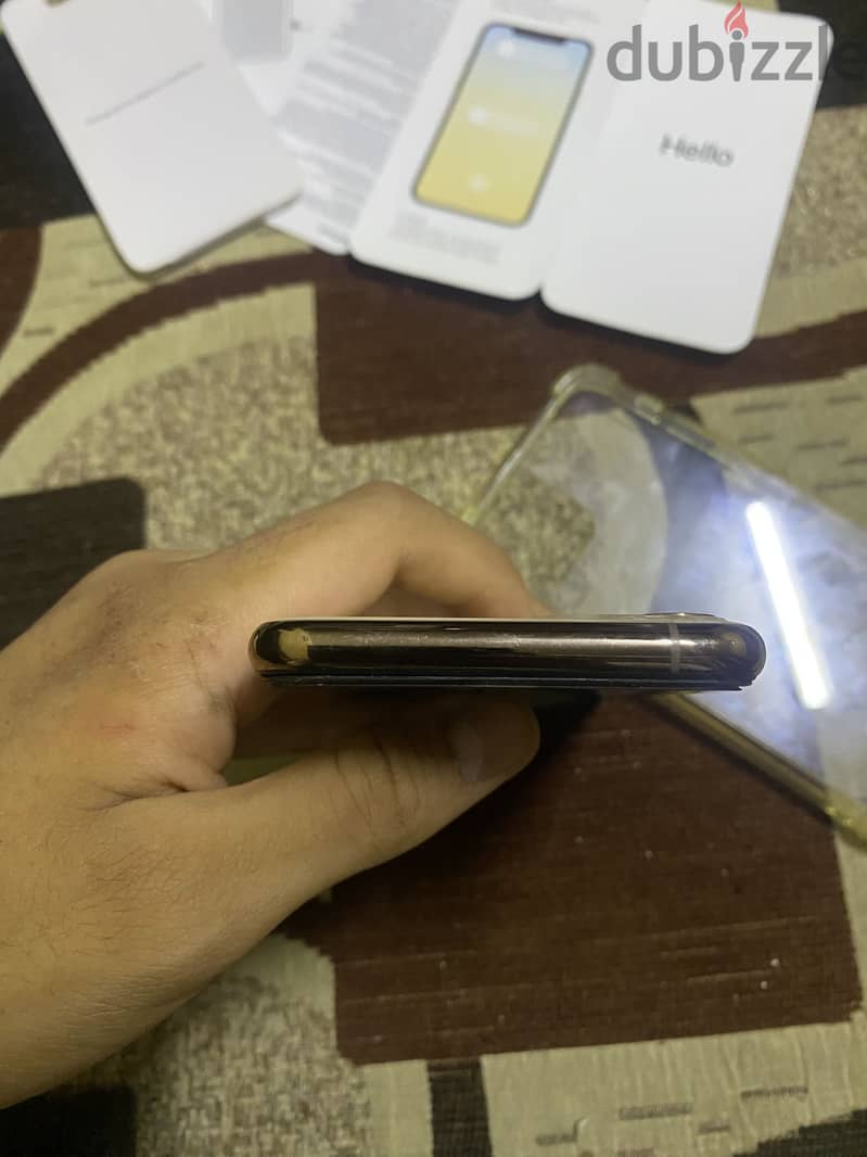 iPhone 11 Pro 4