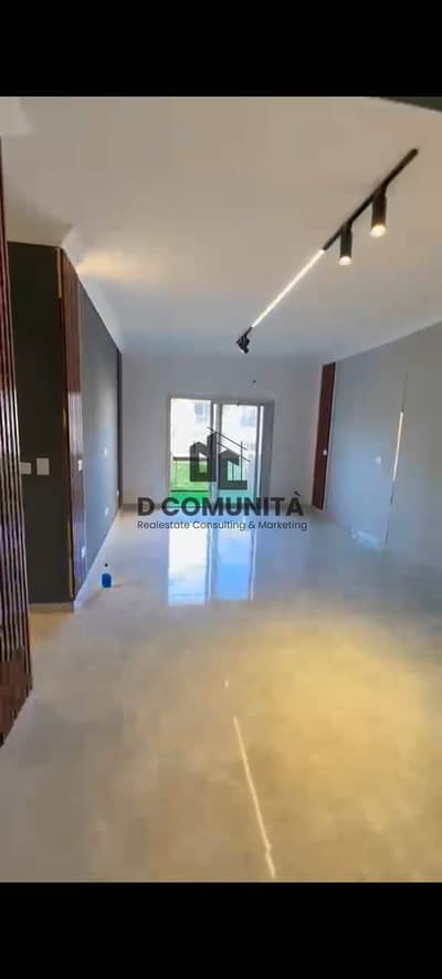 شقة سكنية للإيجار  اول سكن في كمبوند باراديس بالتجمع الخامس بتشطيب سوبر لوكس ودور متميز بأسانسير فيو جاردن ومحور الجامعه