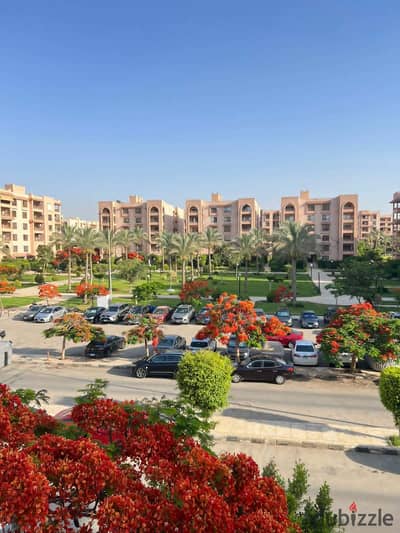 فرصة مميزة للإيجار في أفضل مواقع الرحاب.  المساحة: 196 متر²