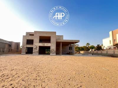 High Villa First Row Golf villa with a very prime location For Sale In Golf Views