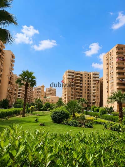 دوبلكس للبيع ف كومباوند الفرسان دائري المعادي ارضي 220 متر بجاردن 60 متر سوبر لوكس