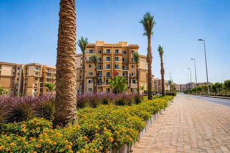 A great deal: 3-bedroom apartment with a down payment of 285,000 and the rest according to your ability in a fully serviced compound | Ashgar City - O