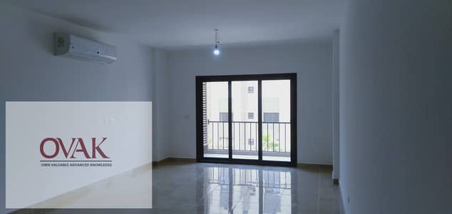 شقة للإيجار 157م بالتكييفات في فيفث سكوير المراسم