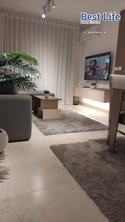 شقة مفروشة أول سكن للإيجار بمدينتي B12 | 74م | 2 غرف | تشطيبات خاصة | 30,000 جنيه