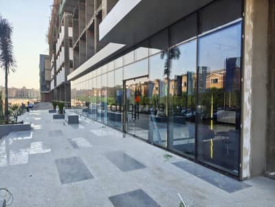 مطعم وكافيه للبيع 110م أمام الجامعة الأمريكية AUC في التجمع الخامس فرصة استثمارية مميزة في القاهرة الجديدة