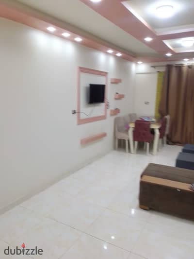 مفروش وابوار المياة مكيف ٣ غرف وريسبشن ٣ ق و٢ حمام قرب ميدان زويل دو٥