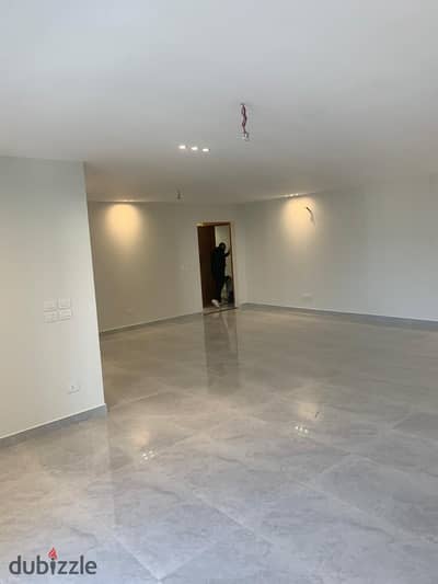 3 Bedroom Apartment With ACs and Kitchen For Rent - Hyde Park