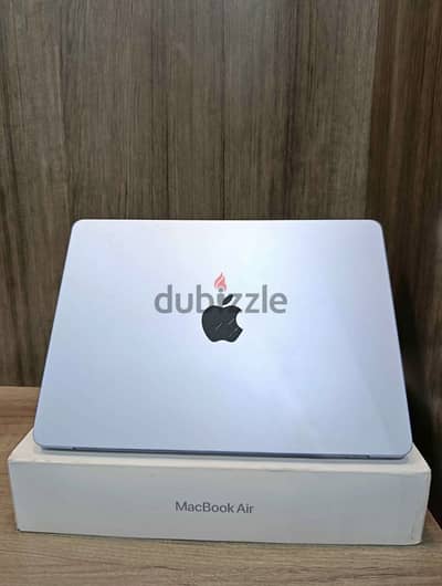 Macbook M4 Air 13.3 inch للبيع كسر الزيرو