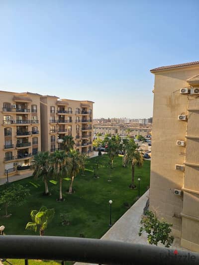 شقة للبيع 99 متر سعر لقطه خطوات من السوق الشرقي والخدمات غرفتين تشطيبات الشركة في المرحلة التامنة - الرحاب 2 - القاهرة الجديدة Phase 8 - Al Rehab 2
