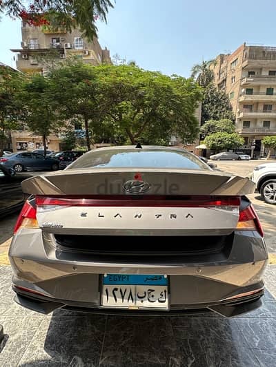 Hyundai Elantra 2022
