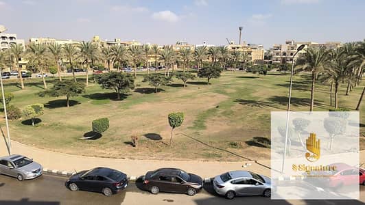 للايجار المفروش شقه تشطيب الترا سوبر لوكس في البنفسج فيلات التجمع الاول فيو وايد جاردن