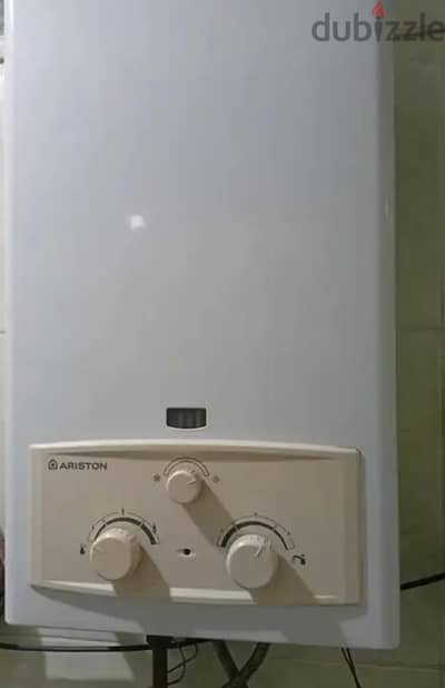 سخان اريستون غاز 10 لتز  مستعمل