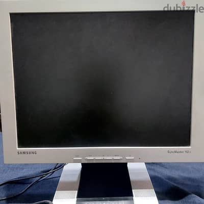 شاشة سامسونج 15 بوصة Samsung SyncMaster كاملة بالشاحن والكابلات