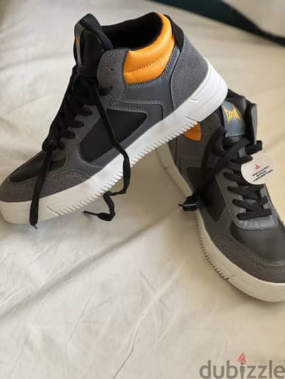 شوز كاجوال TAPOUT