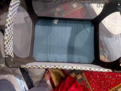 سرير اطفال