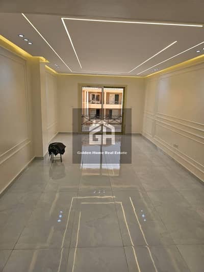 A great deal on a flat for sale in Phase 3B at a very special price. Completely unobstructed view, super deluxe finishing, in Elkhmayel Compound, Shei